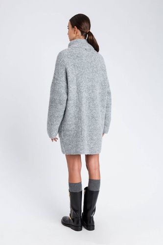 KNITTED OVERCOAT