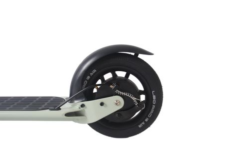 קורקינט מתקפל I8AIR עם בלם יד וגלגלי 200 מ