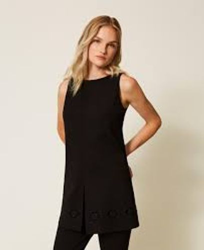Tunic with floral embroidery