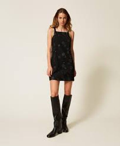 Bouclé short dress with embroidery