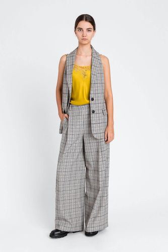 WOMEN TROUSERS