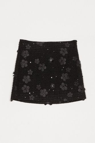 Bouclé miniskirt with flowers and sequins
