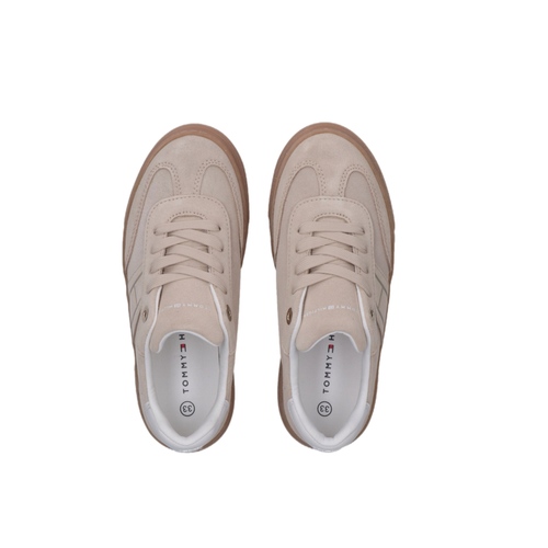 נעל TOMMY HILFIGER מידות 30-40 לילדים בגוון טאופ
