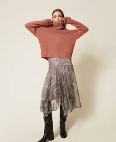 Long lace skirt