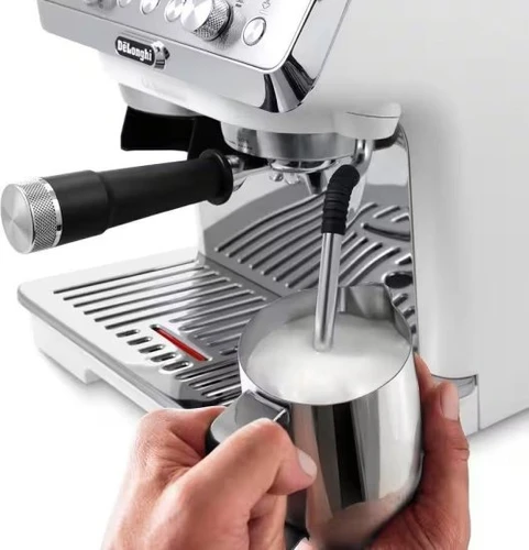 מכונת קפה אספרסו Delonghi Specialista Arte EC9155  - צבע לבן/כסוף