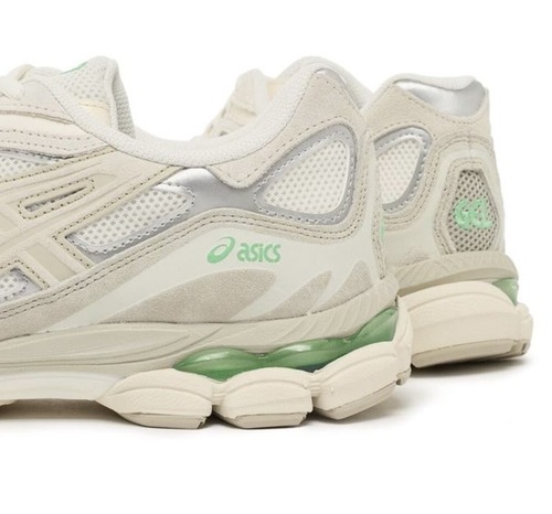 נעל ASICS מידות 40-46 לגברים בגוון קרם-לבן