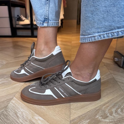נעל TOMMY JEANS מידות 36-40 לנשים בגוון אפור