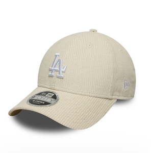 כובע NEW ERA לנשים בגוון קרם קורדרוי
