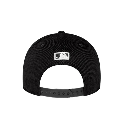 כובע NEW ERA לנשים בגוון שחור קורדרוי