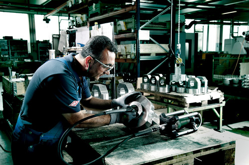 משחזת ציר  METABO GE 710 PLUS