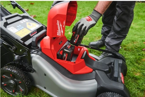 גוף Milwaukee M18 FUEL™ מכסחת דשא נטענת דו־סוללה עם הנעה עצמית -  46 ס״מ 4933492010