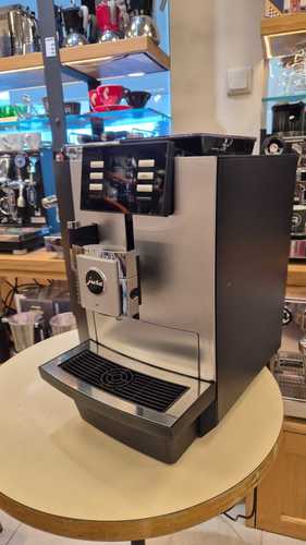 ‏מכונת אספרסו Jura X8 יד שנייה 