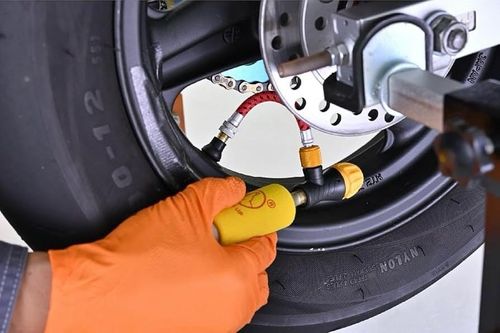 ערכה לתיקון פנצ'רים הכולל ניפוח אוויר – THUMBS UP REPAIR KIT FOR TUBELESS TYRES