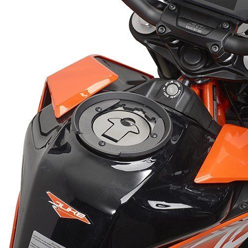 מתאם לתיק מיכל ג'י וי קטמ – GIVI EASY LOCK KTM DUKE 125/200/390 2011-2016