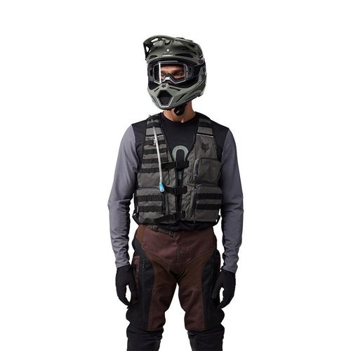 וסט כלים עם שקית שתיה 2 ליטר פוקס אפור - FOX LEGION TAC VEST V26