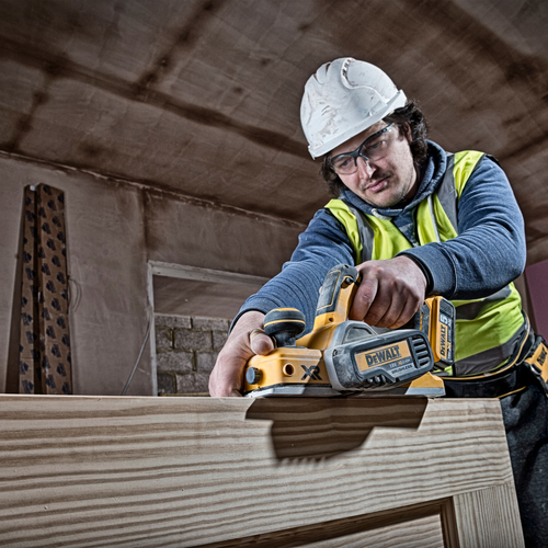 גוף מקצוע נטען DEWALT BL 18V