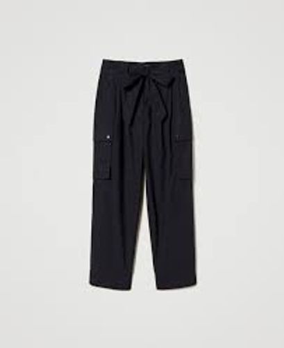 Trousers with utility pockets and belt