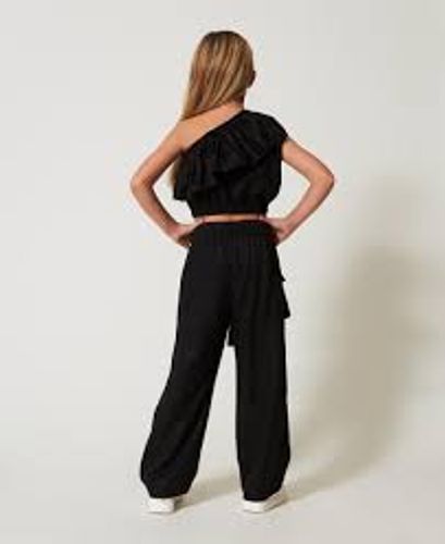 Trousers with utility pockets and belt