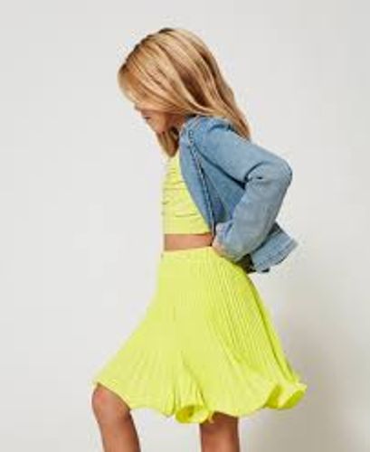 Pleated crêpe de Chine short skirt