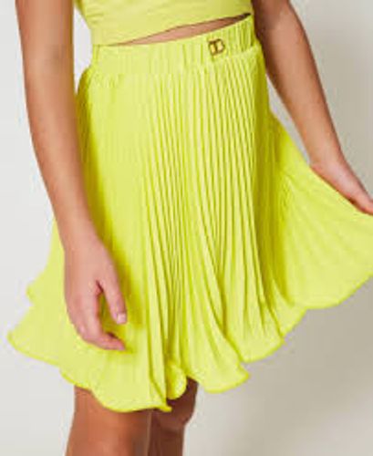 Pleated crêpe de Chine short skirt