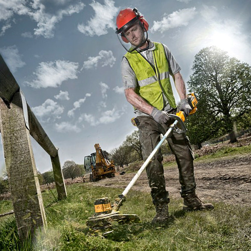 גוזם שוליים DEWALT DCM561P1 18V 