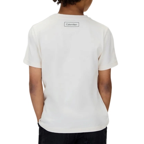 חולצה CALVIN KLEIN מידות 4-16 לילדים בגוון שמנת עם כיס