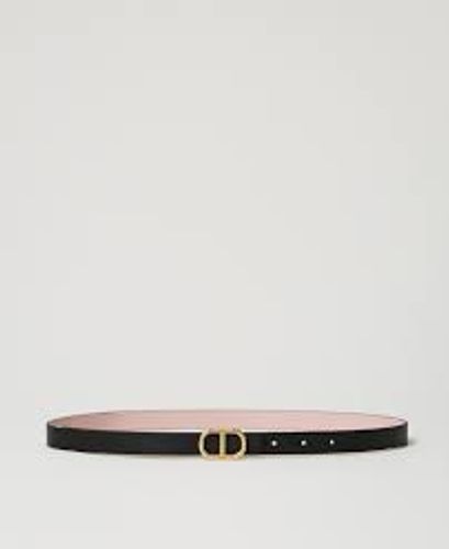 Reversible leather belt with buckle