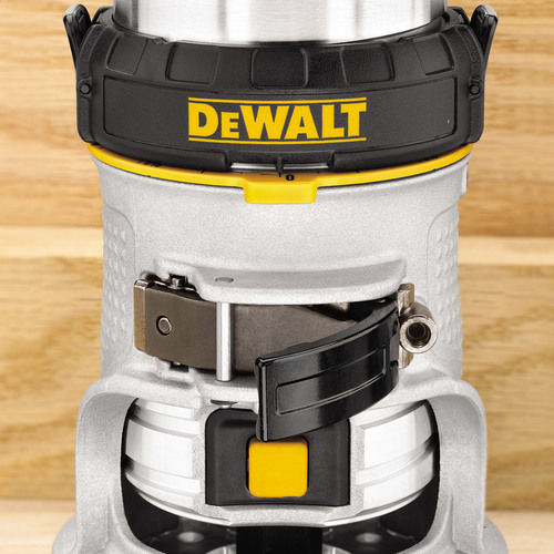 טרימר DEWALT D26200 900W