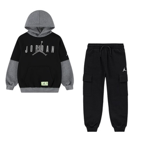 חליפה JORDAN מידות 8-16 לילדים בגוון שחור-אפור