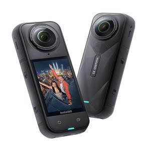 מצלמת אקסטרים Insta360 X5