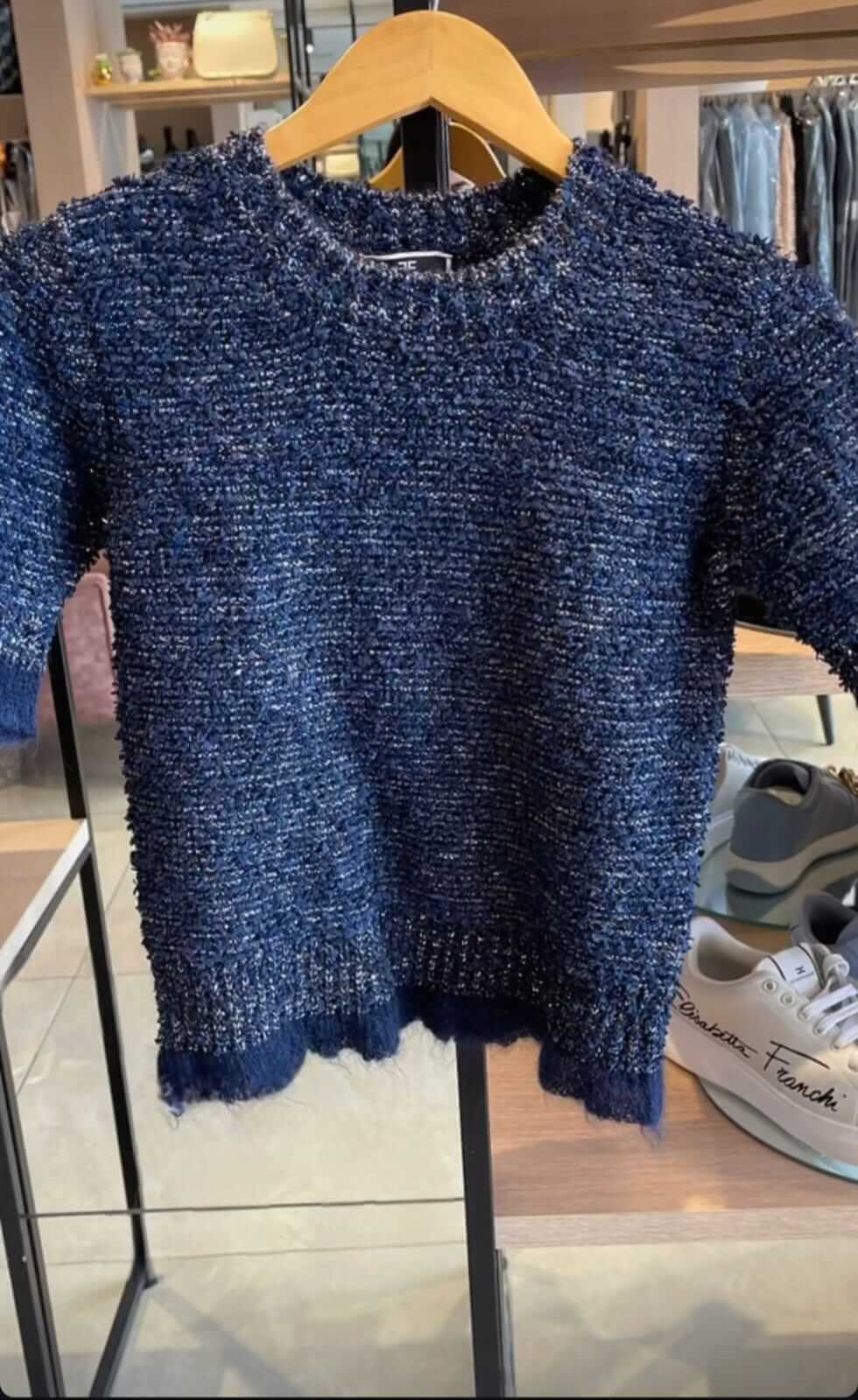 KNITTED TOP IN BLUE