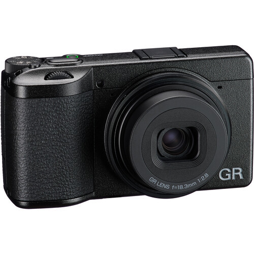 מצלמה קומפקטית Ricoh GR IV