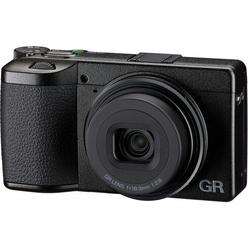 מצלמה קומפקטית Ricoh GR IV