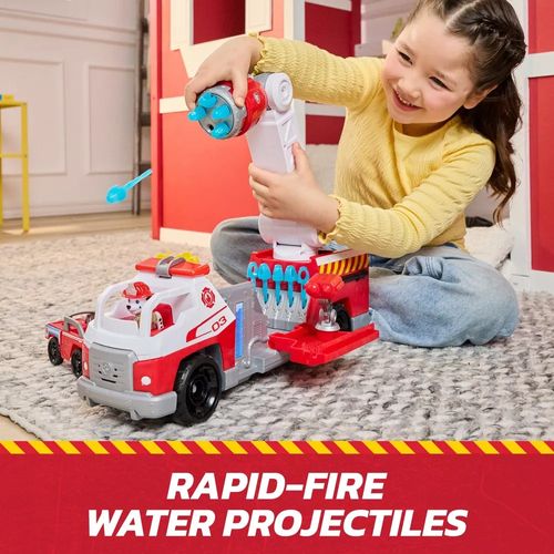 משאית כיבוי ענקית של מרשל עם אורות וצלילים, סולם יורה טילי מים ורכב כיבוי קטן