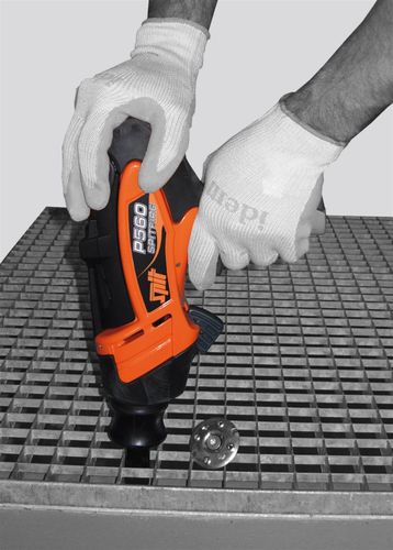 אקדח מסמרים SPIT P560 MAG - כלי מקצועי בטכנולוגיית תחמיש לקיבוע מתכת למתכת כבדה עם מחסנית מסתובבת ועוצמת לימה 520 ג'אול