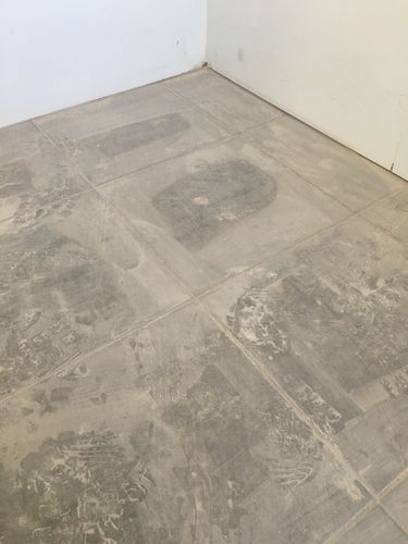 חומר ניקוי מקצועי לאחר שיפוץ ובנייה PC-600