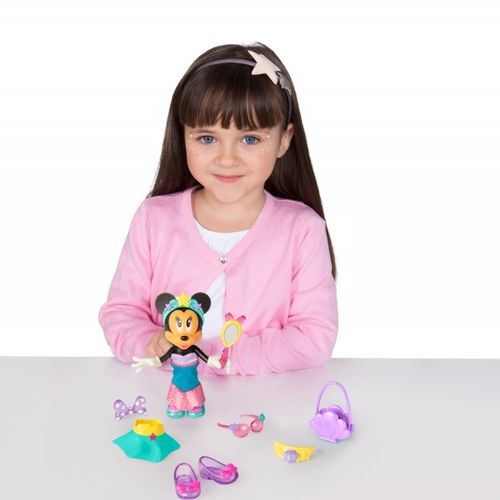 בובת אופנה מיני מאוס עם 2 תלבושות שונות ו-10 אביזרים - כמו נסיכה