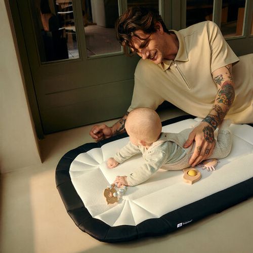 בוגבו בייבי נסט - עריסה רכה לניו בורן - שחור Bugaboo Baby Nest