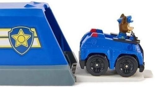 מתקן שיגור עם רכב ודמות צ'ייס מפרץ ההרפתקאות