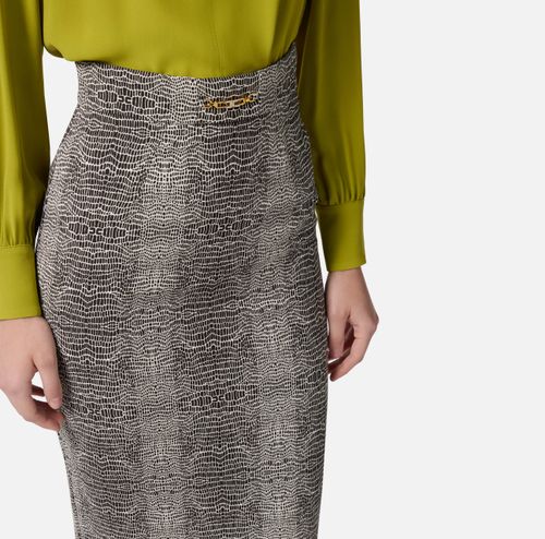 Skirt in viscose fabric with python print