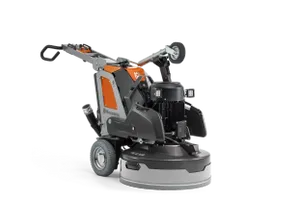 מלטשת בטון פלנטרית HUSQVARNA PG 8 XR עם 4 דיסקי ליטוש, שלט רחוק מתקדם ומערכת קירור ערפל לשיוף וליטוש רצפות בטון ואבן ברוחב 800 מ"מ.