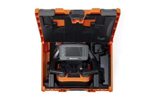 מלטשת בטון פלנטרית HUSQVARNA PG 8 XR עם 4 דיסקי ליטוש, שלט רחוק מתקדם ומערכת קירור ערפל לשיוף וליטוש רצפות בטון ואבן ברוחב 800 מ