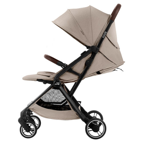 Britax Flylite – טיולון קליל וקומפקטי עם קיפול ביד אחת  (בז')