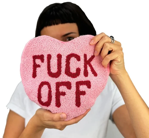 כרית חימום נעימה בצורת לב – Heatable Huggable Fuck Off Heart