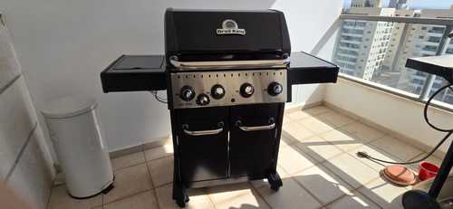 גריל גז קראון Broil King CROWN 440 +כירת צד מדפים מתקפלים