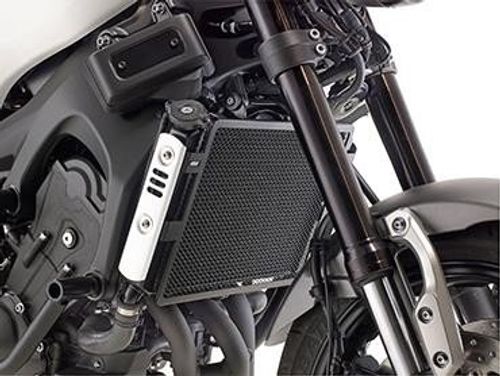 מגן צד לרדיאטור לימאהה ג'י וי שחור – GIVI YAMAHA XSR 900 RADIATOR GUARD