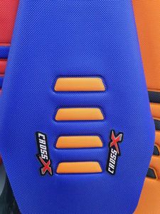 כיסוי מושב לאופנוע שטח קטמ כחול/ כתום – CROSS X RACING SEAT COVER 125-500 KTM SX/SXF 19-21 EXC/F 20-22 UGS