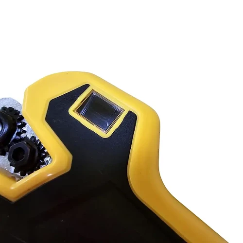 תקריב של אזור התצוגה במזמרה Garland Cepa Keeper 20V – חלון מצב ותצוגת חיווי