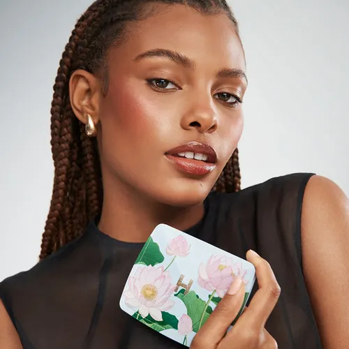 פלטת היילייטרים אוורגלאס Hourglass Ambient Lighting Edit - Unlocked Lotus Flower