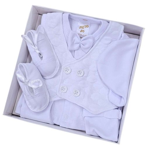 סט מהודר לברית מילה: חולצה, מכנס, ווסט, פפיון, כובע ונעלים - לבן